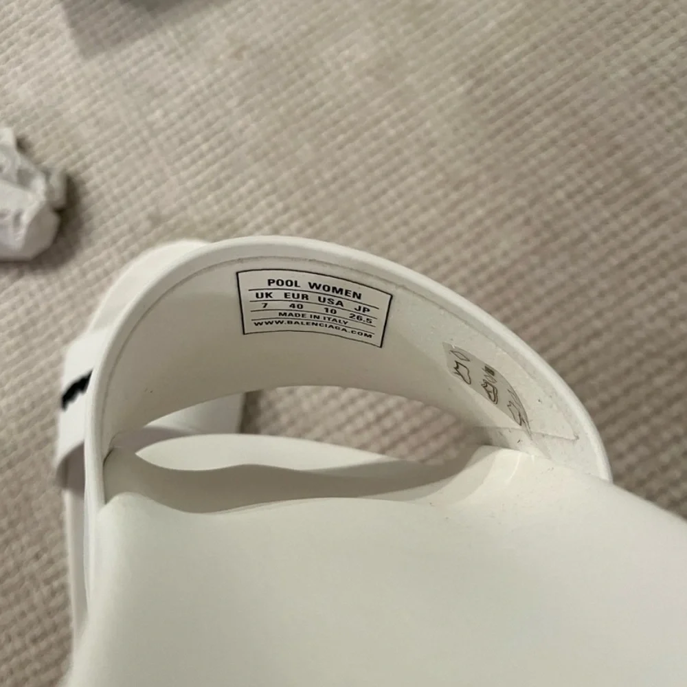 Balenciaga pool slides - new in box - Picture 10 of 10